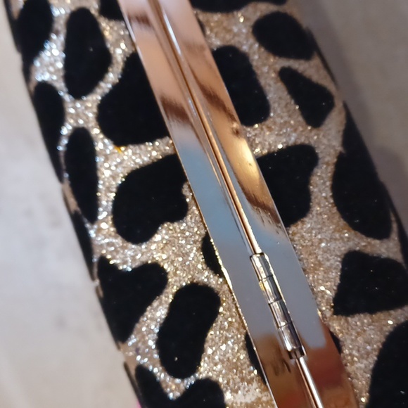 Unique Black/Shimmery Gold Clutch - Picture 5 of 9